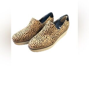Dr. Scholl's Look Out Leopard Print Slip-On Loafer Sneakers Size 8. EUC